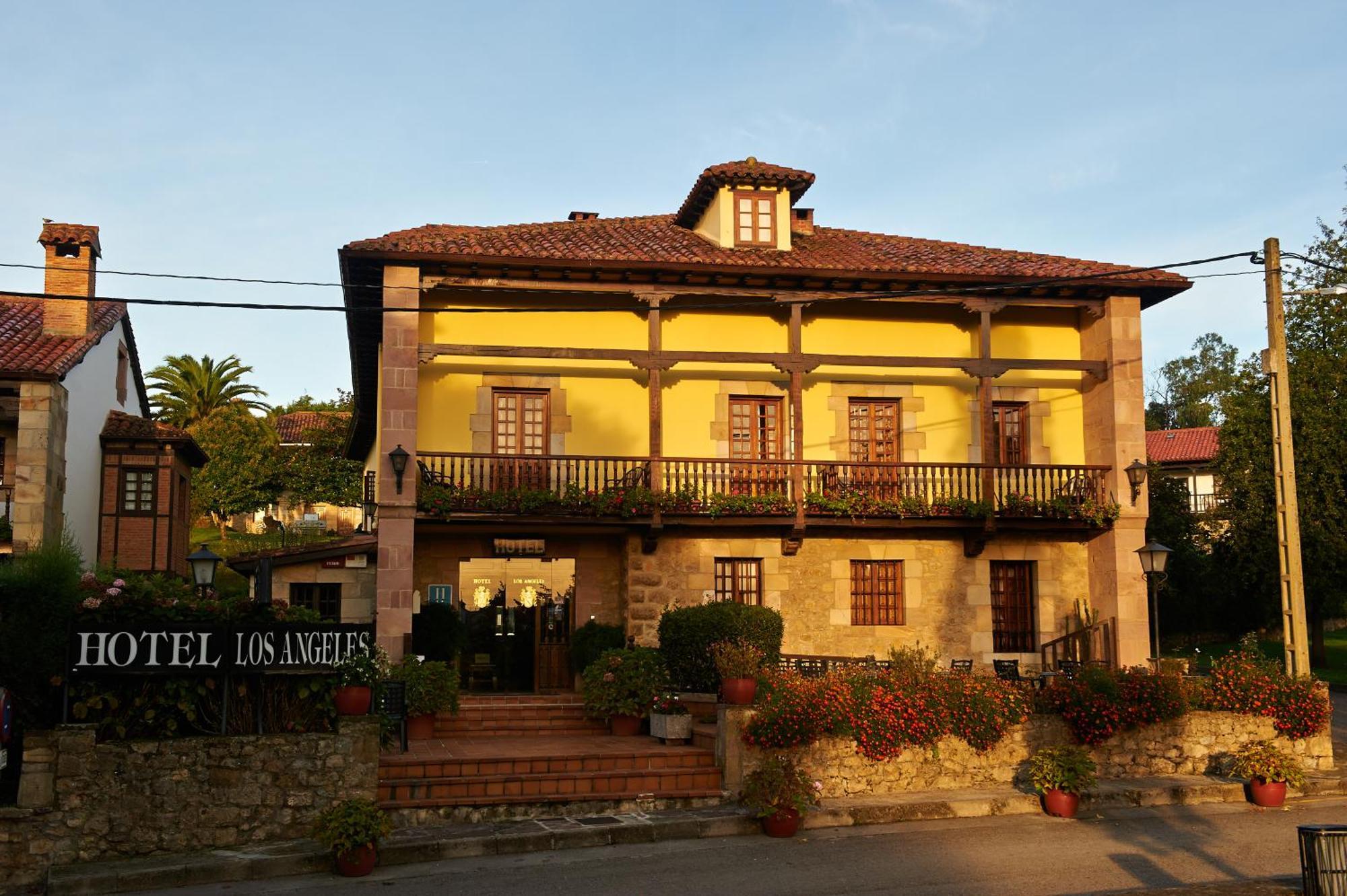 Hotel Los Angeles Santillana del Mar Exteriör bild