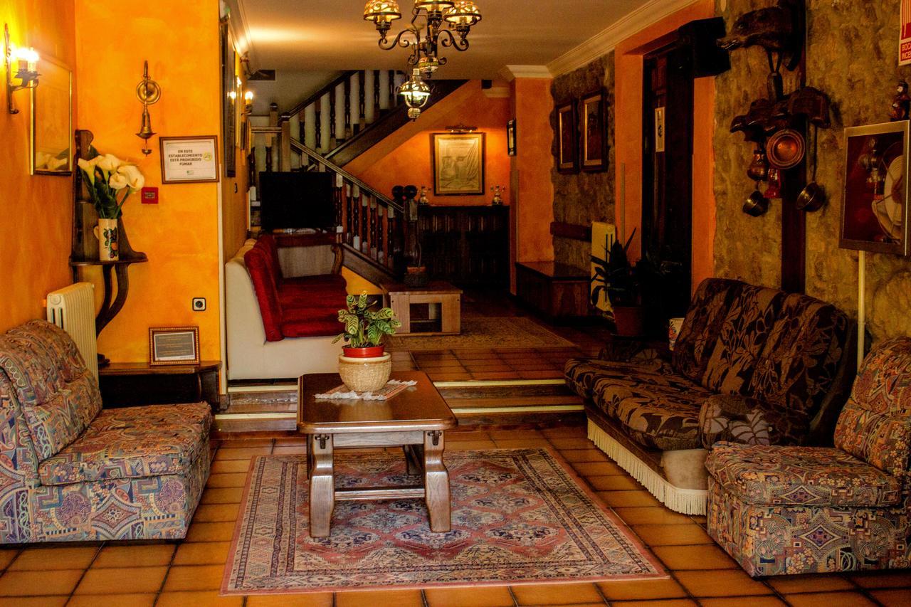 Hotel Los Angeles Santillana del Mar Exteriör bild