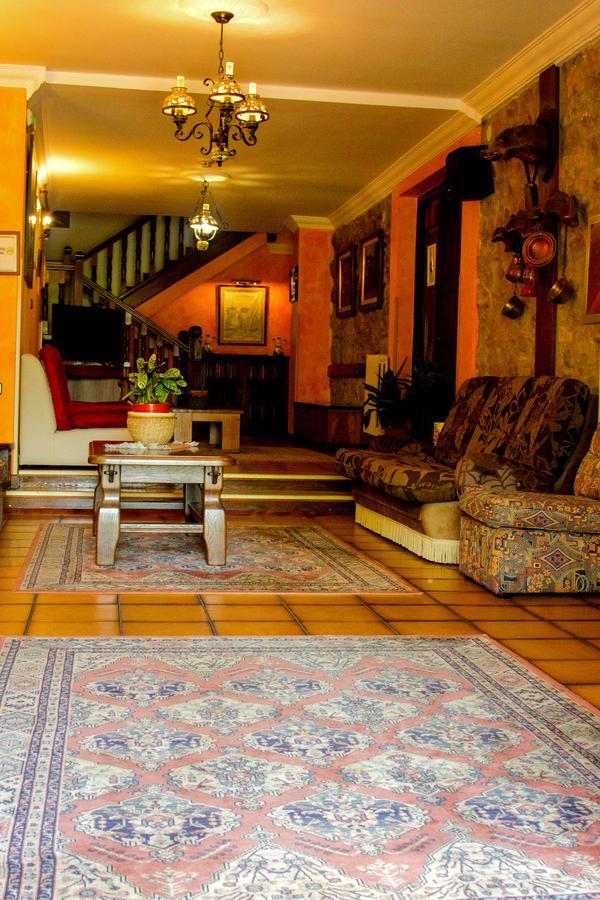 Hotel Los Angeles Santillana del Mar Exteriör bild